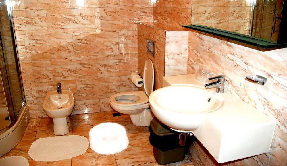 Hotel Elegance Nv باراماريبو المظهر الخارجي الصورة