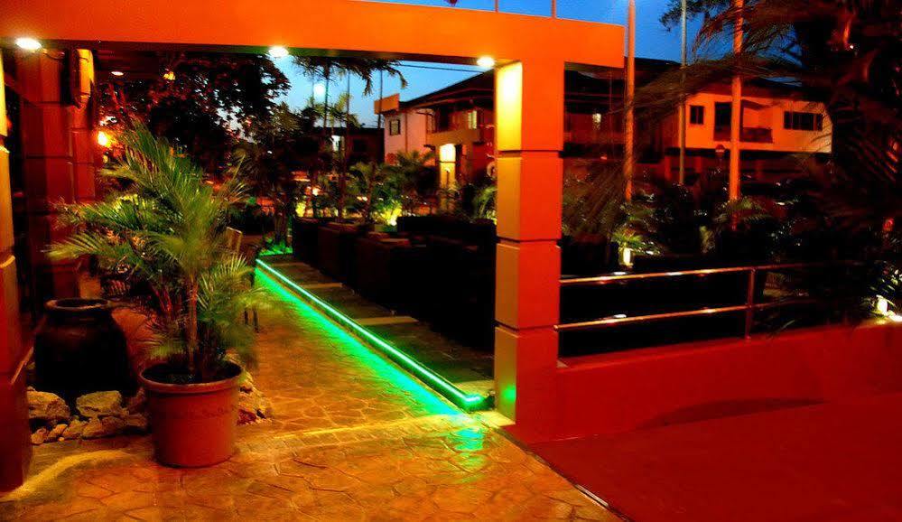 Hotel Elegance Nv باراماريبو المظهر الخارجي الصورة